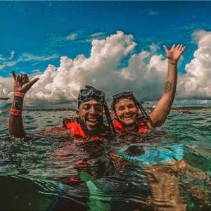 Meet your Posher, Eli